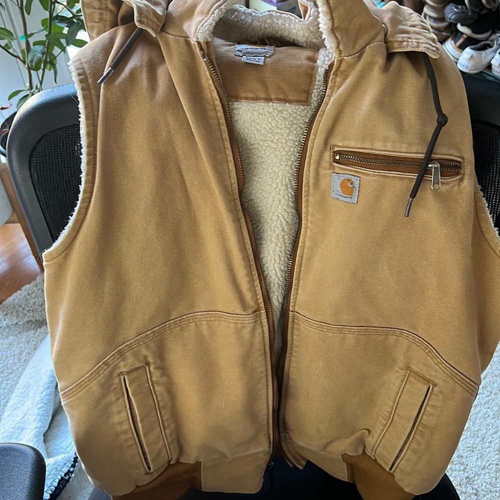Carhartt vest, in good used condition no major signs of damage